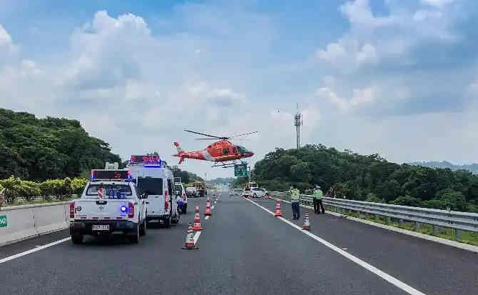 巴塘高速公路汽车救援案例