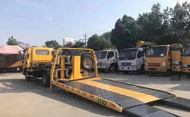 巴塘汽车中途维修案例