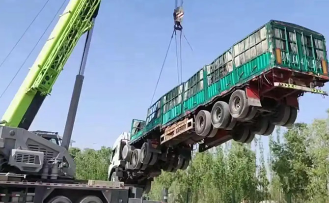 巴塘道路脱困救援案例